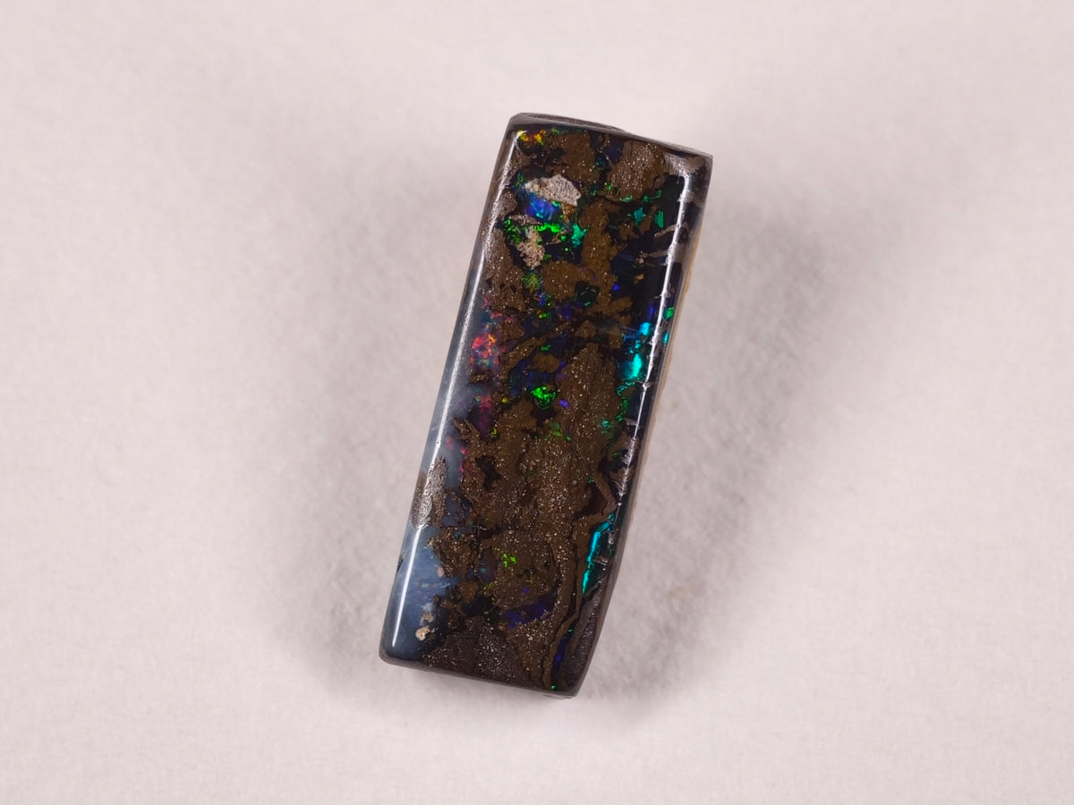 Opale boulder d’Australie — rectangle — 8,2 ct