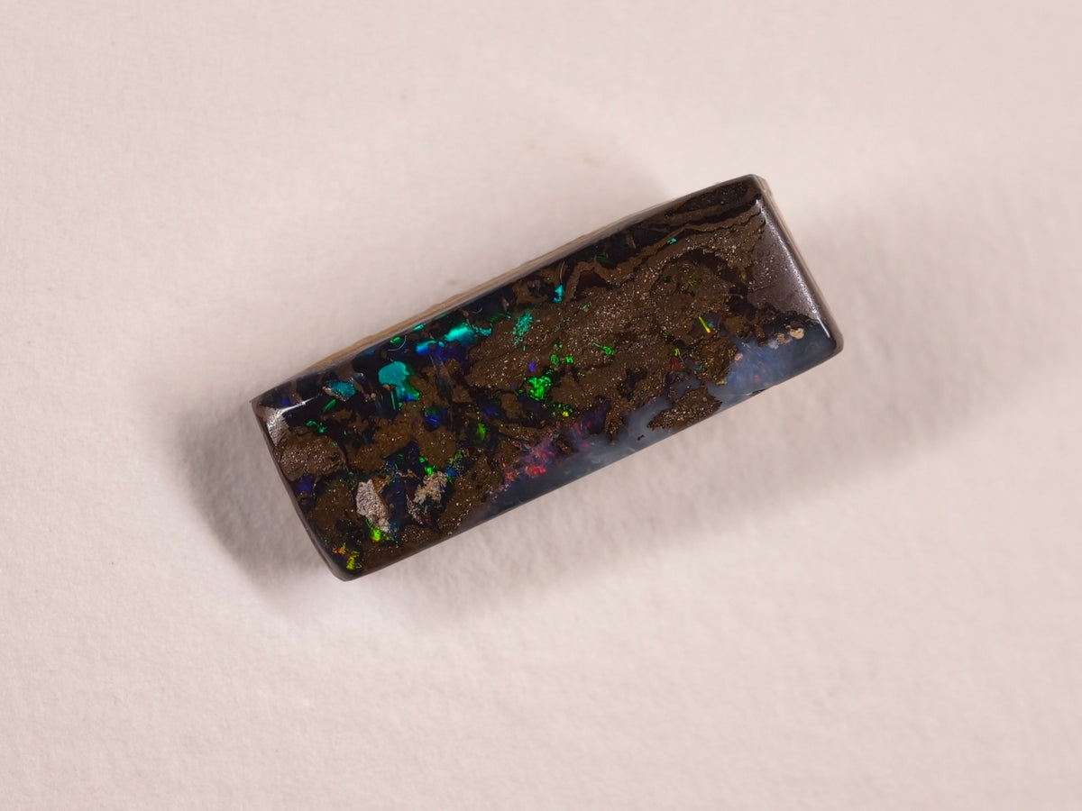 Opale boulder d’Australie — rectangle — 8,2 ct