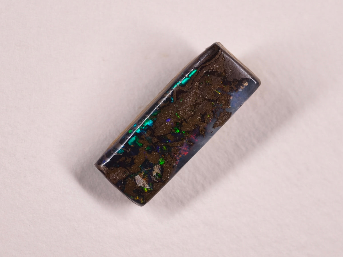 Opale boulder d’Australie — rectangle — 8,2 ct
