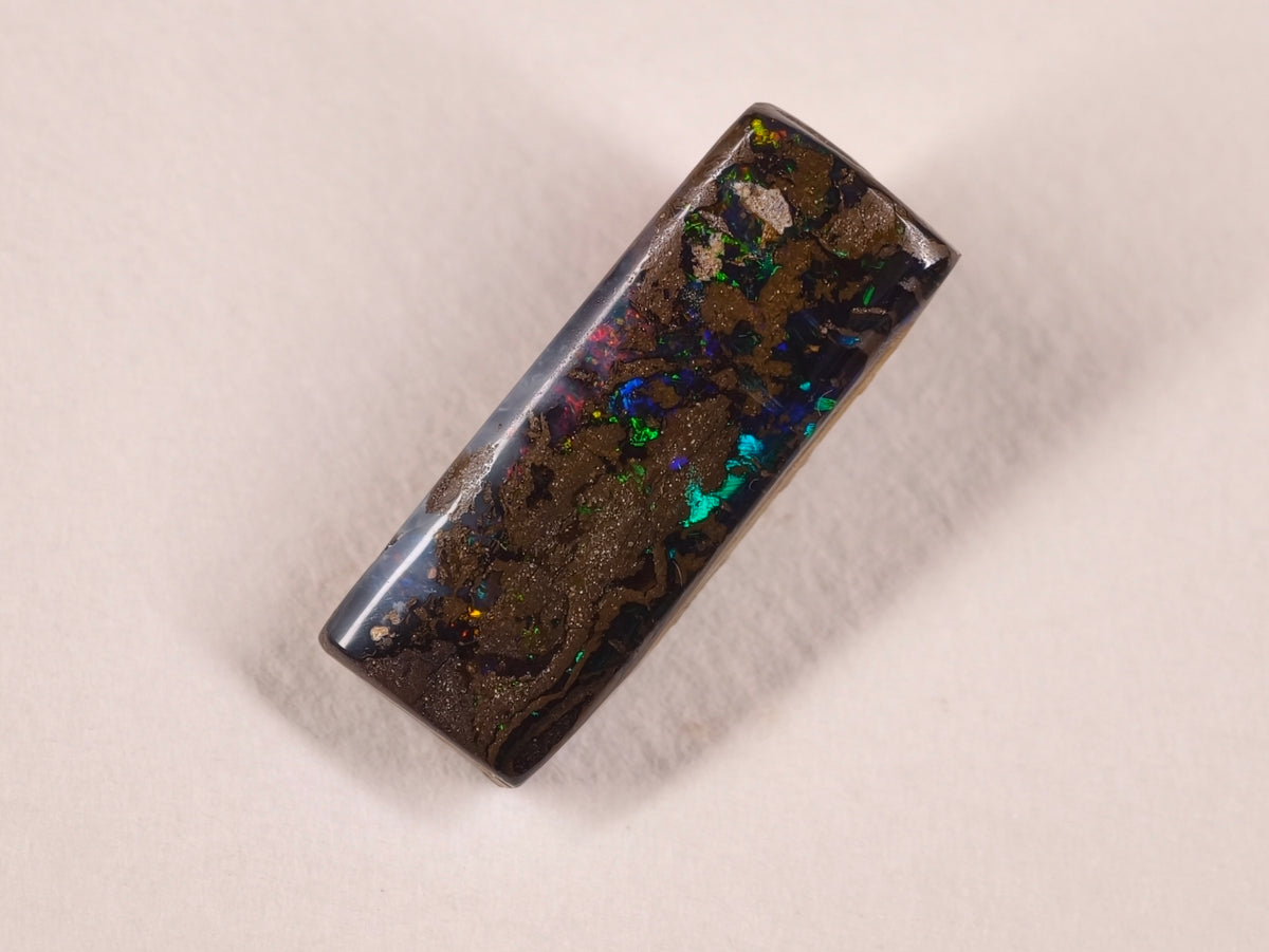 Opale boulder d’Australie — rectangle — 8,2 ct
