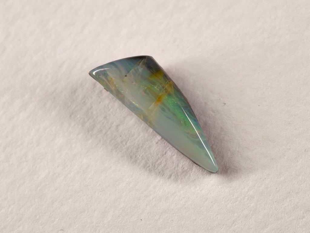 Opale boulder d’Australie — forme libre, vert et orange — 4,2 ct
