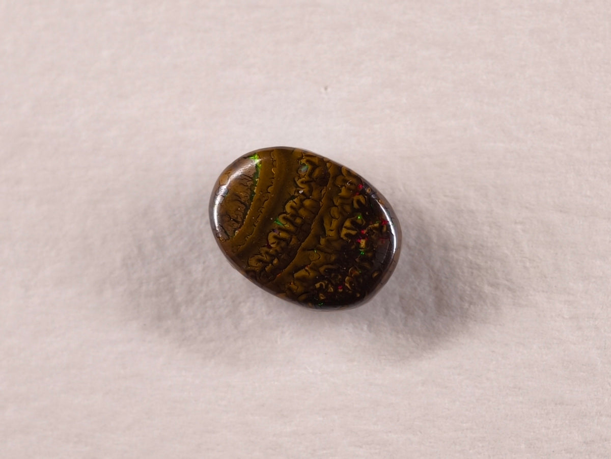 Opale boulder d’Australie — ovale — 4,5 ct