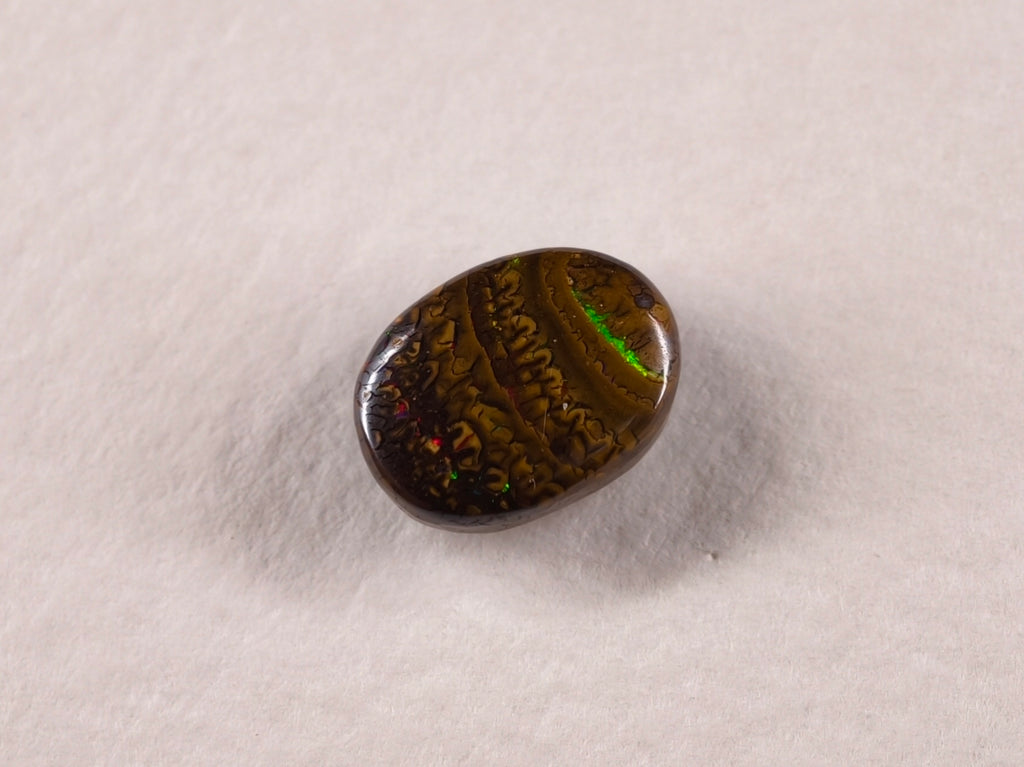 Opale boulder d’Australie — ovale — 4,5 ct