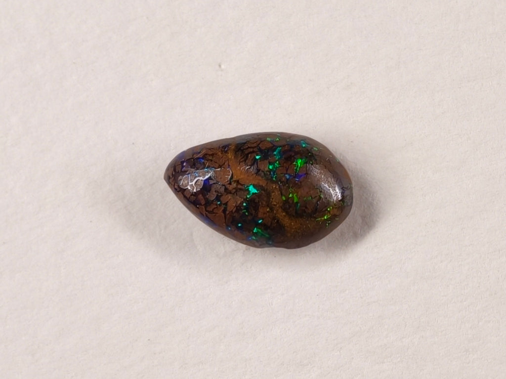 Opale boulder d’Australie — forme libre — 1,8 ct