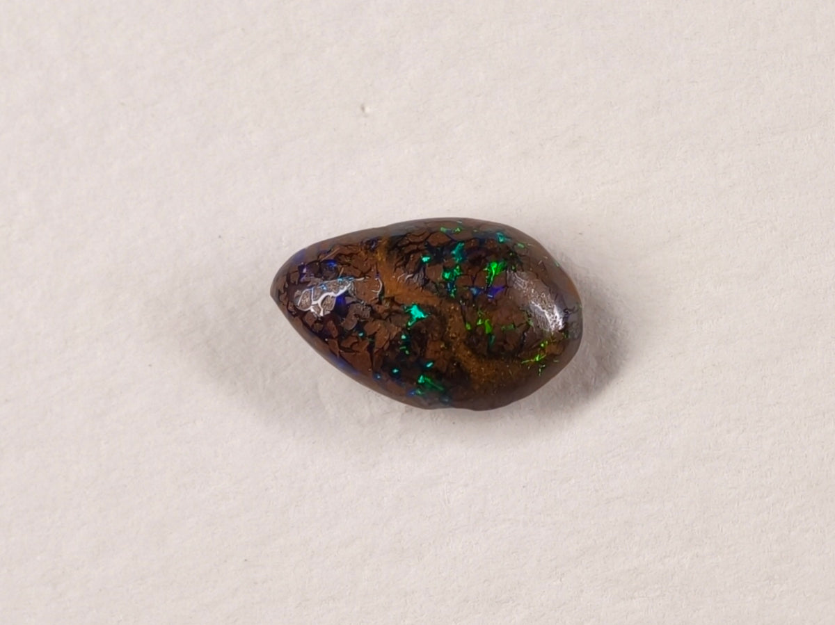 Opale boulder d’Australie — forme libre — 1,8 ct