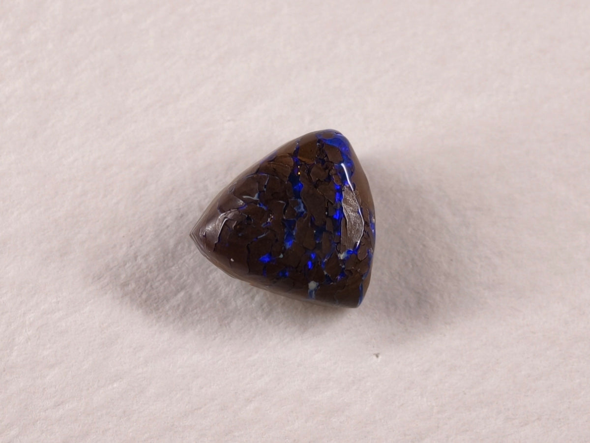 Opale boulder d’Australie — forme libre — 4,3 ct