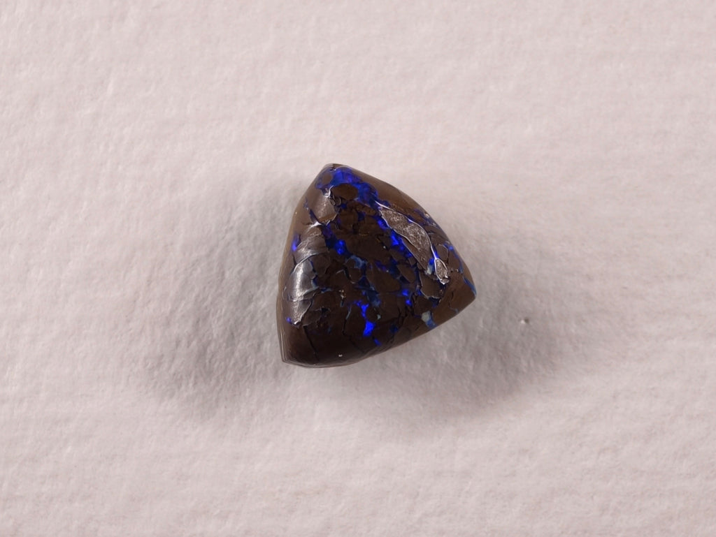 Opale boulder d’Australie — forme libre — 4,3 ct