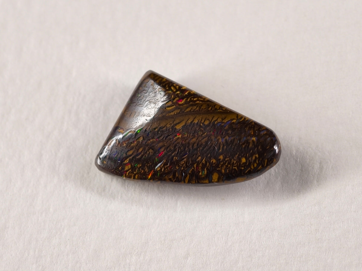 Opale boulder d’Australie — forme libre — 10,2 ct
