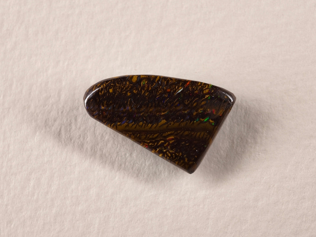 Opale boulder d’Australie — forme libre — 10,2 ct
