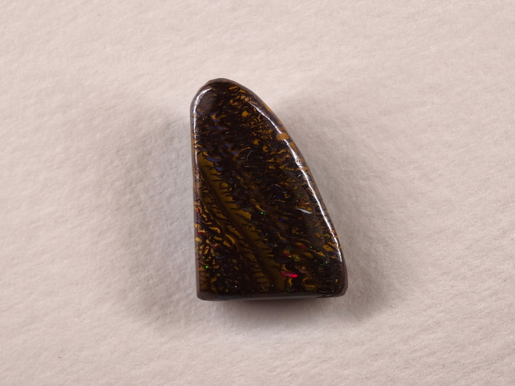 Opale boulder d’Australie — forme libre — 10,2 ct