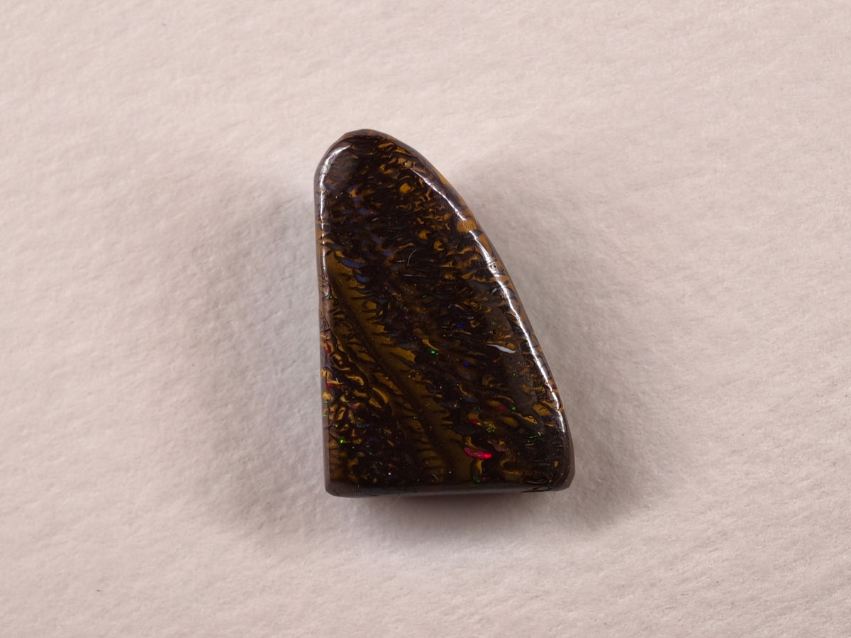Opale boulder d’Australie — forme libre — 10,2 ct