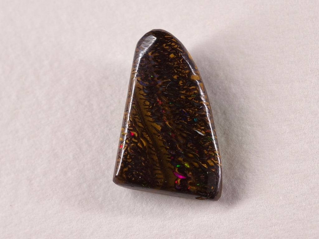 Opale boulder d’Australie — forme libre — 10,2 ct