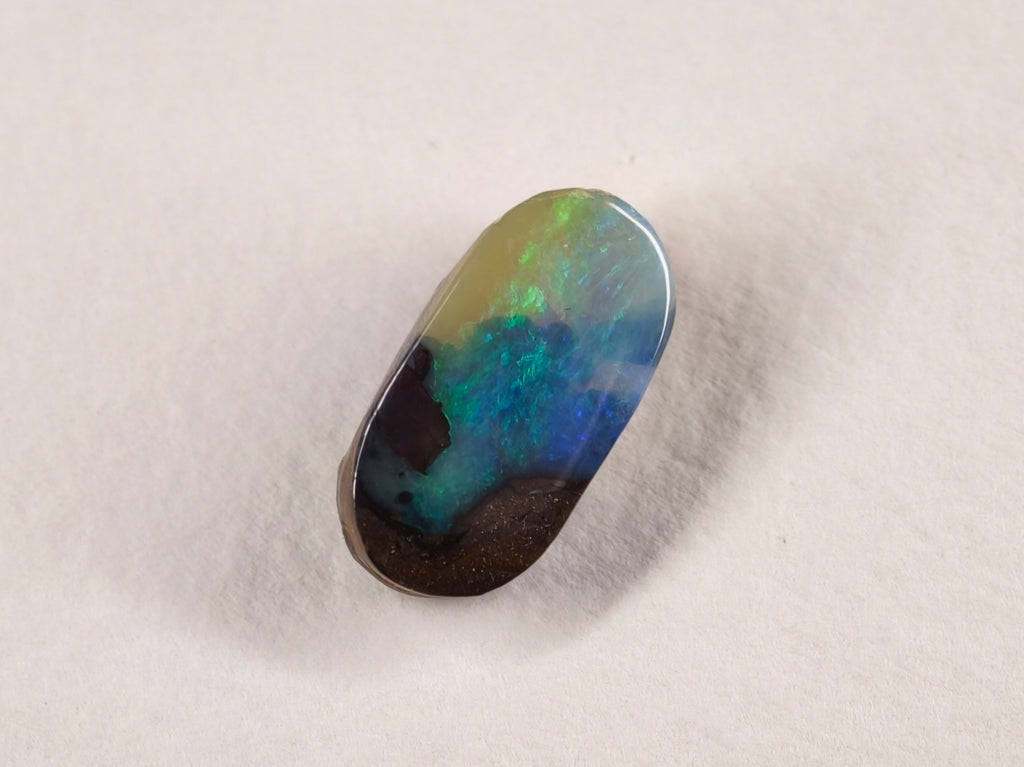 Opale boulder d’Australie — ovale — 7 ct