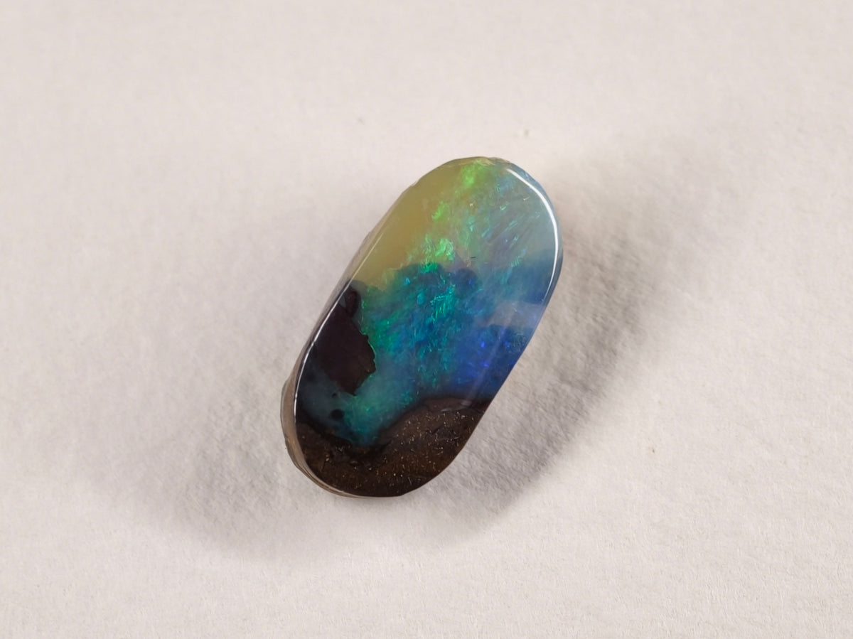 Opale boulder d’Australie — ovale — 7 ct