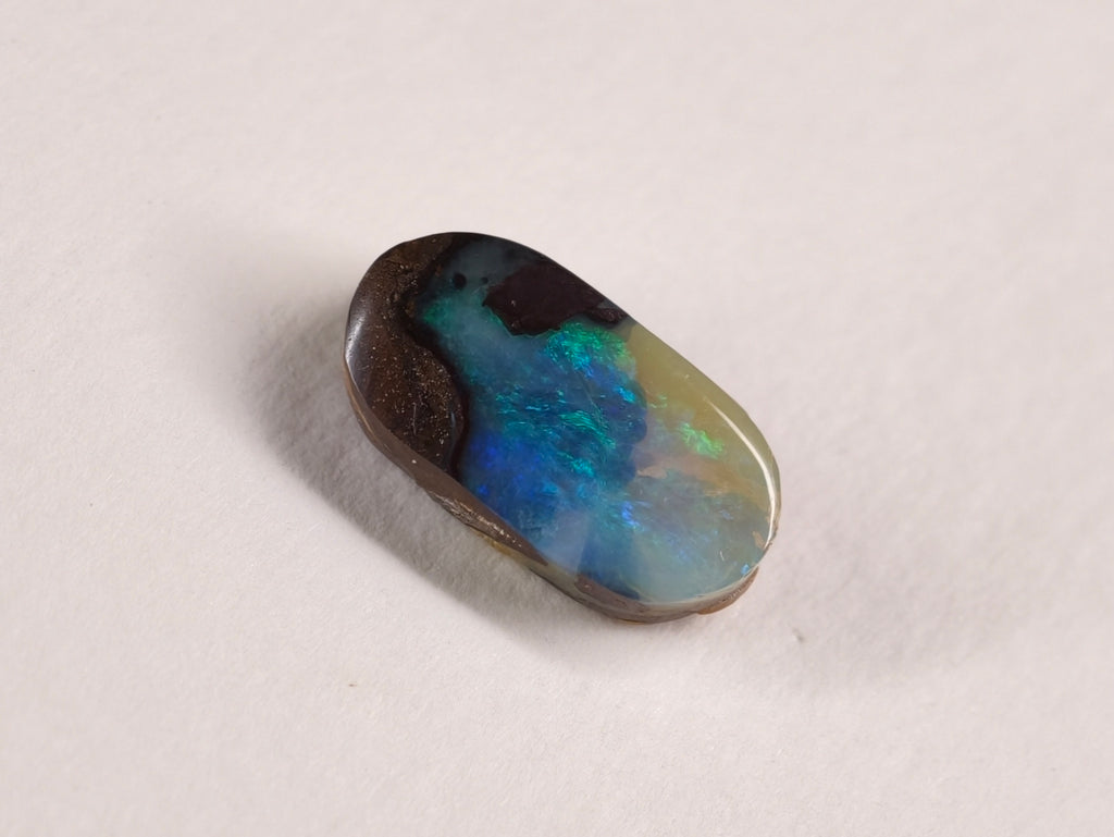 Opale boulder d’Australie — ovale — 7 ct