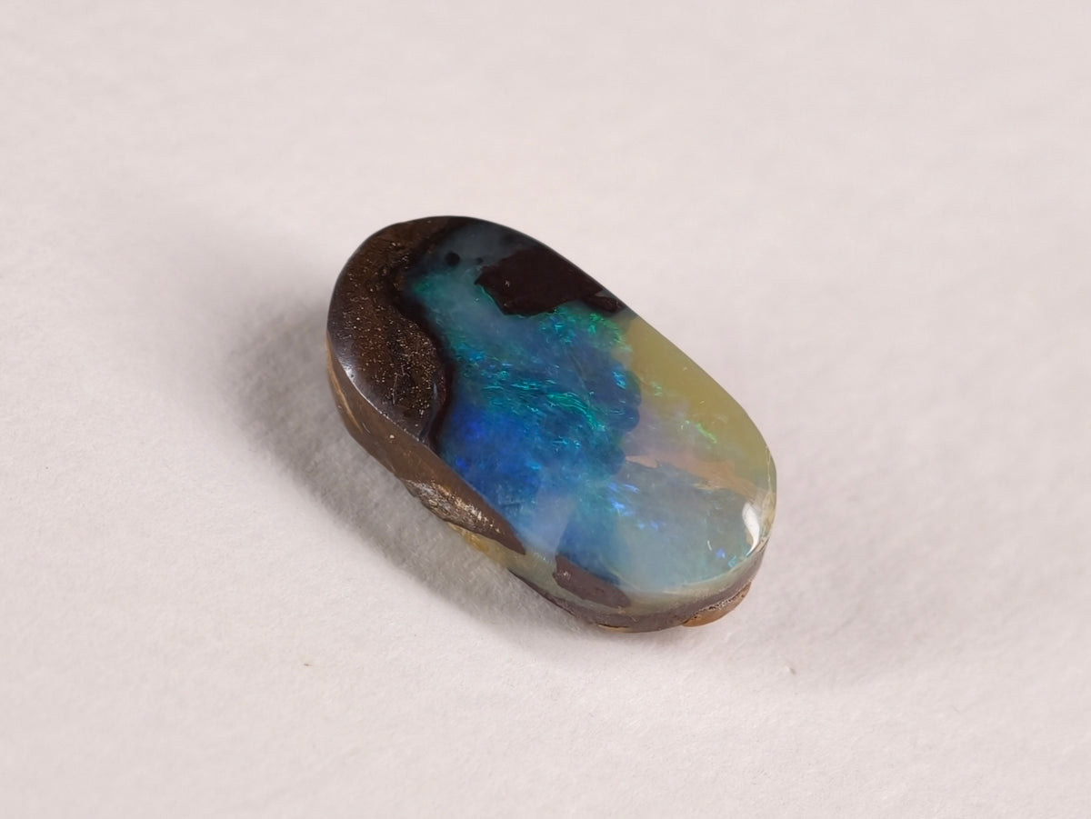 Opale boulder d’Australie — ovale — 7 ct
