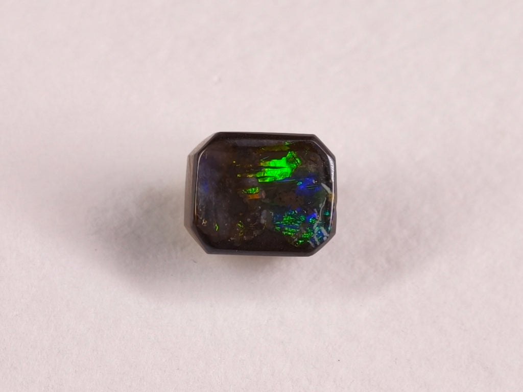 Opale boulder d’Australie — taille émeraude — 3,2 ct