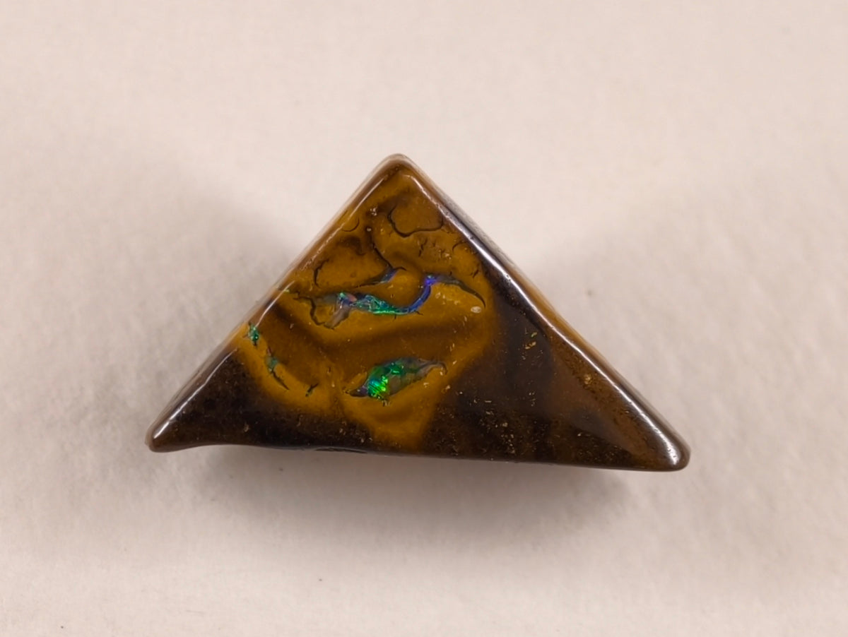 Opale boulder d’Australie — triangle — 7 ct