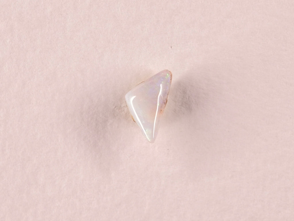Opale d’Australie — triangle — 0,9 ct