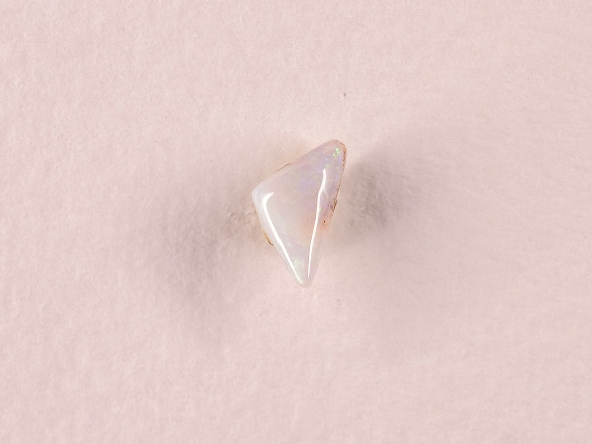 Opale d’Australie — triangle — 0,9 ct