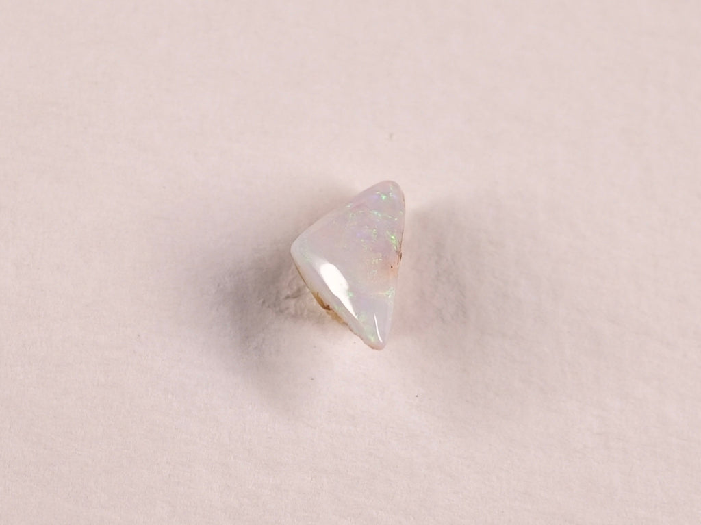 Opale d’Australie — triangle — 0,9 ct