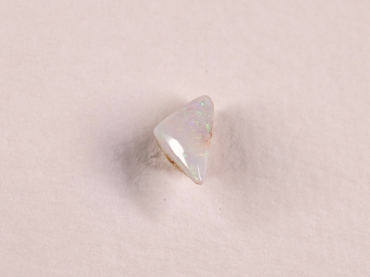 Opale d’Australie — triangle — 0,9 ct