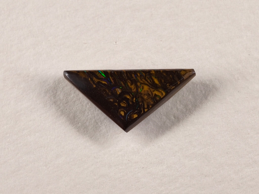 Opale boulder d’Australie — triangle — 5 ct