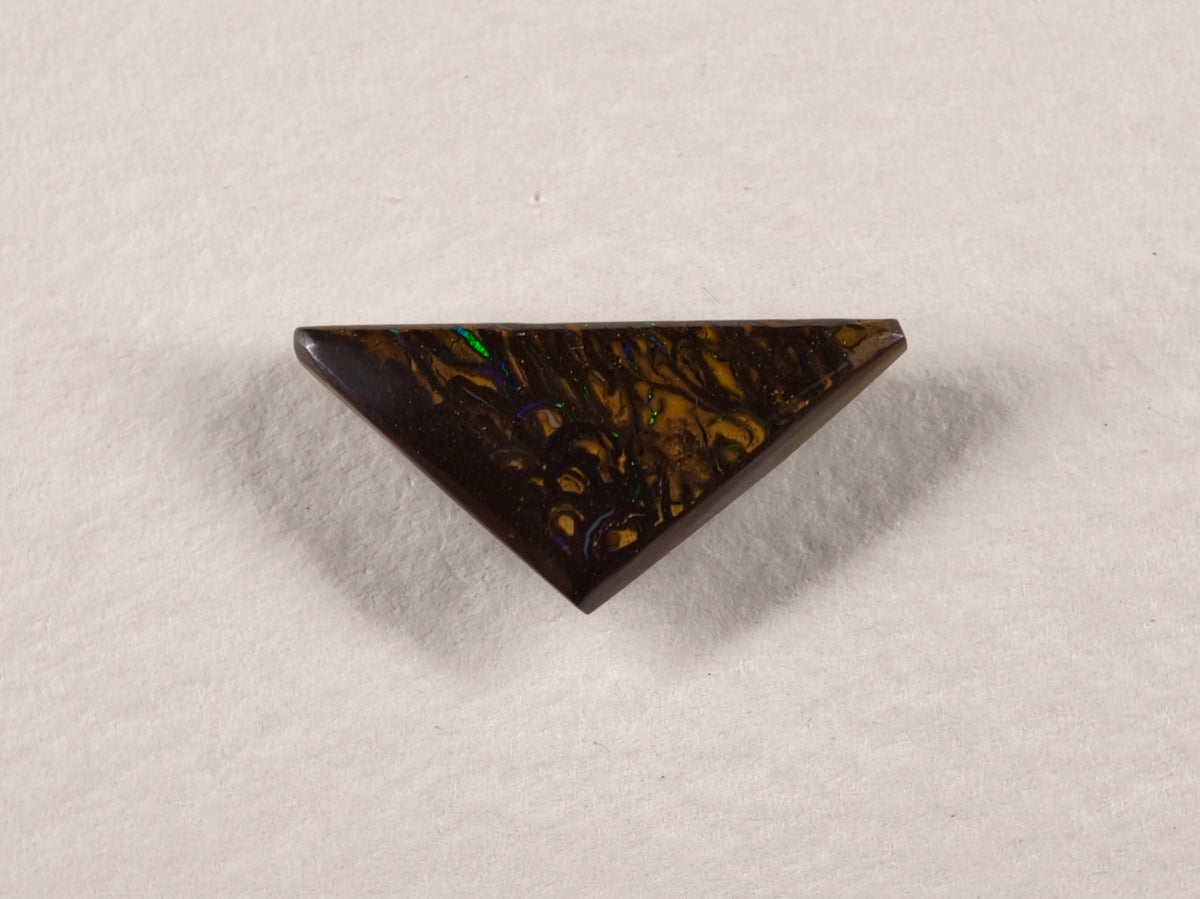 Opale boulder d’Australie — triangle — 5 ct