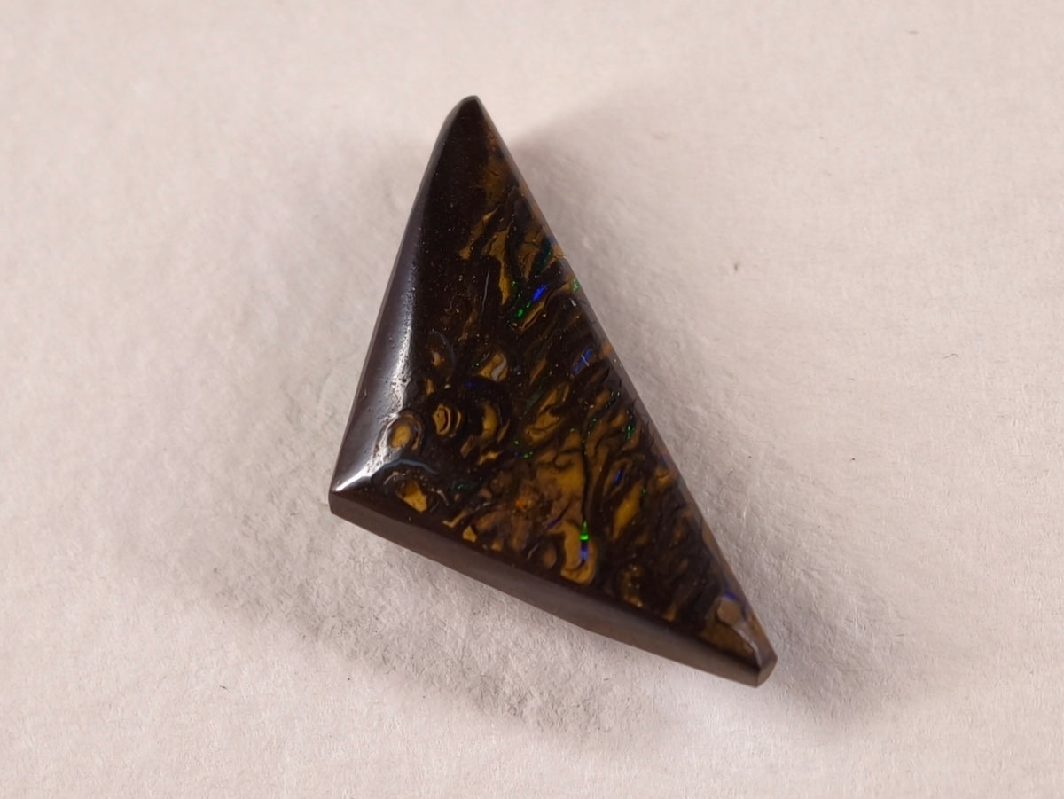 Opale boulder d’Australie — triangle — 5 ct