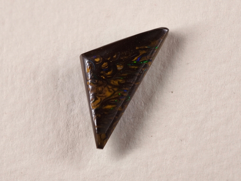 Opale boulder d’Australie — triangle — 5 ct