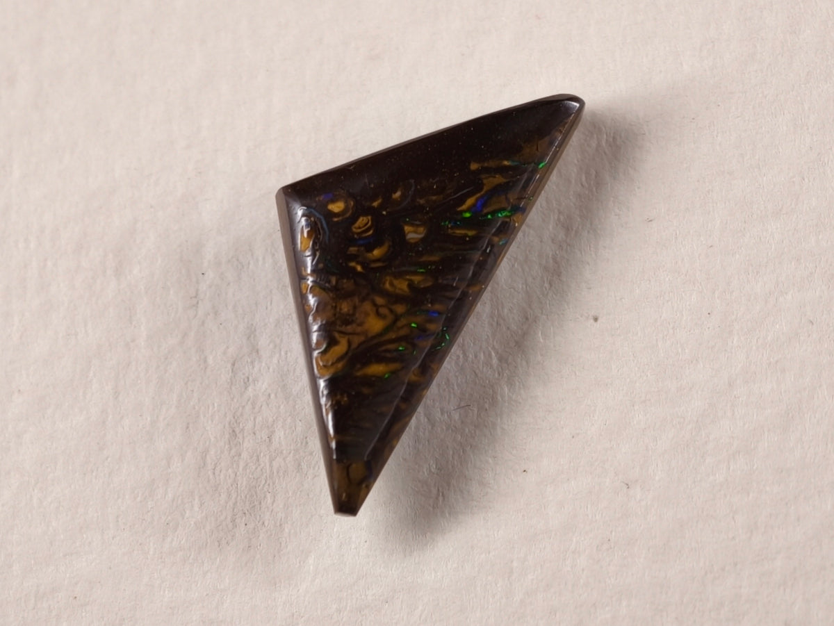 Opale boulder d’Australie — triangle — 5 ct