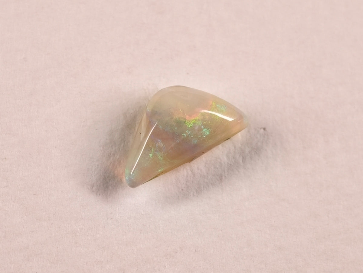 Opale d’Australie — forme libre — 1,7 ct