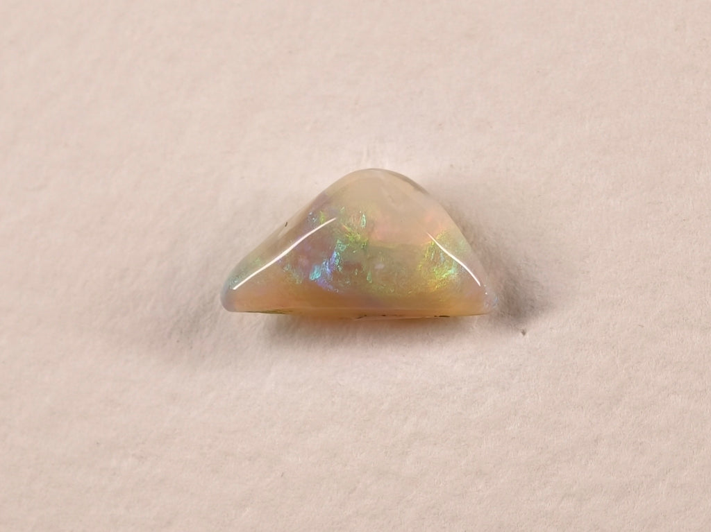 Opale d’Australie — forme libre — 1,7 ct