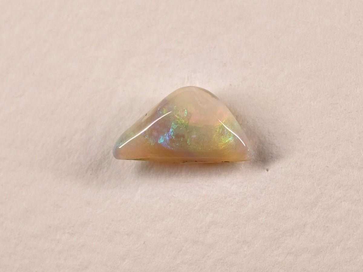 Opale d’Australie — forme libre — 1,7 ct