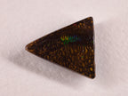 Opale boulder d’Australie — triangle — 14 ct