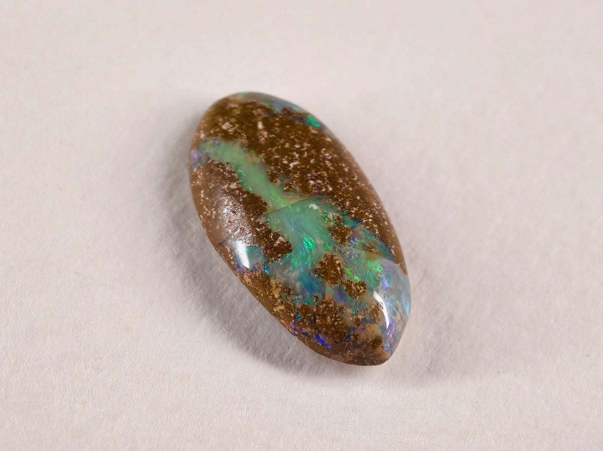 Opale boulder d’Australie — forme libre — 6,3 ct