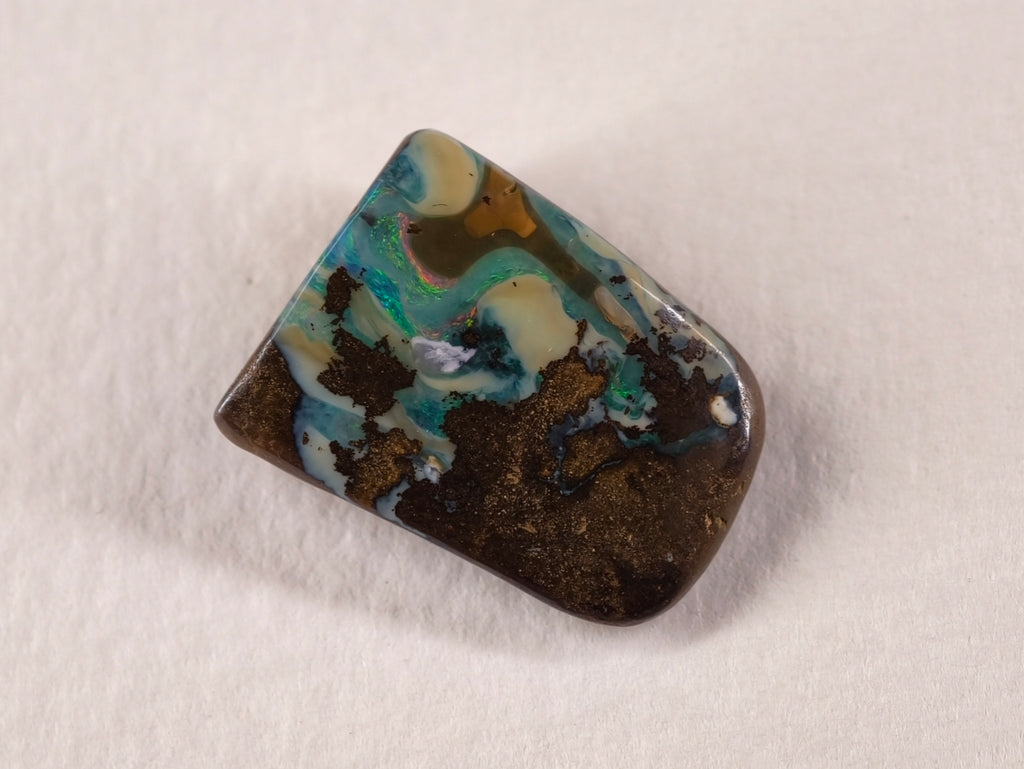Opale boulder d’Australie — forme libre — 11,2 ct