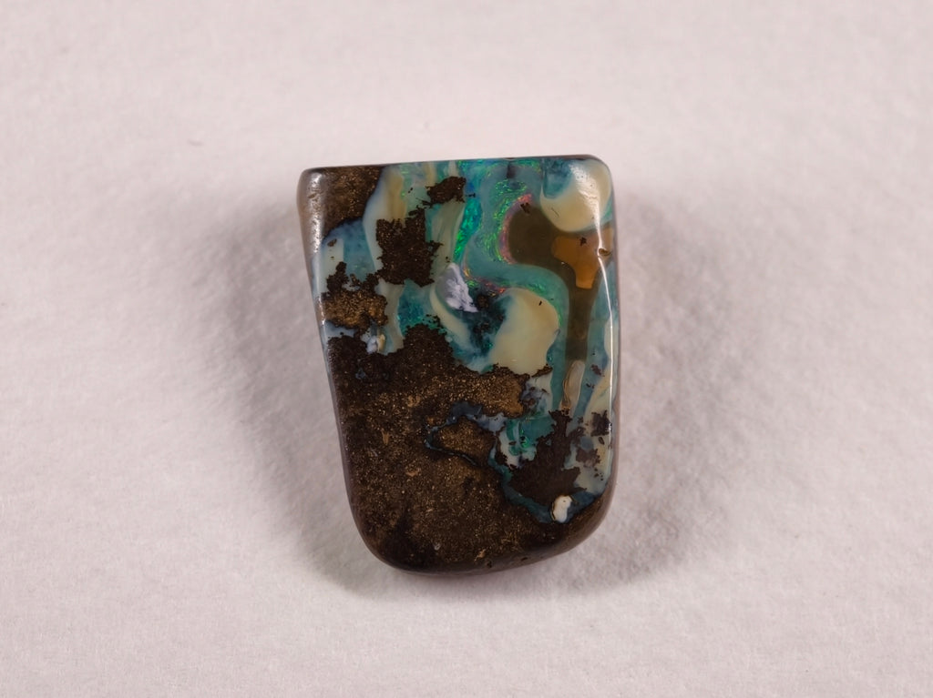 Opale boulder d’Australie — forme libre — 11,2 ct
