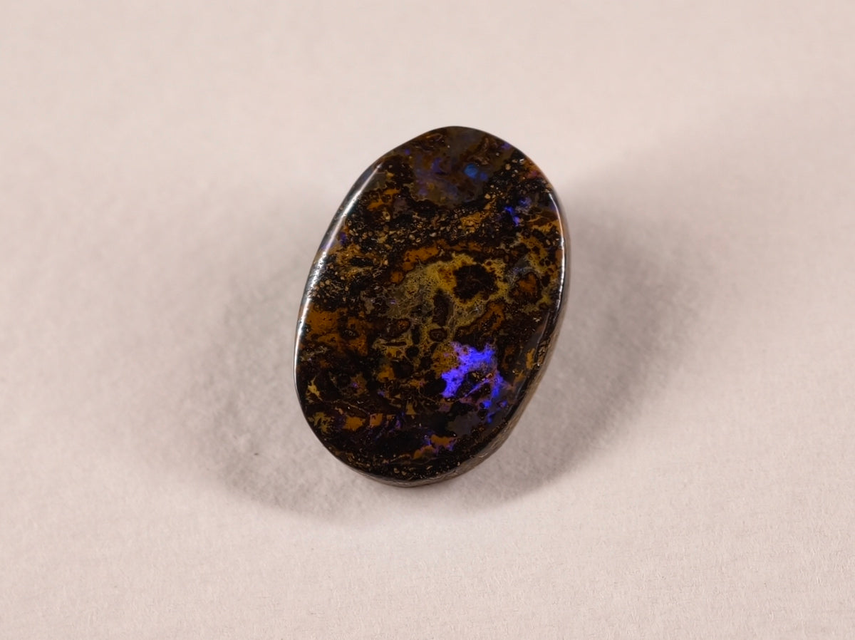 Opale boulder d’Australie — ovale — 6,2 ct