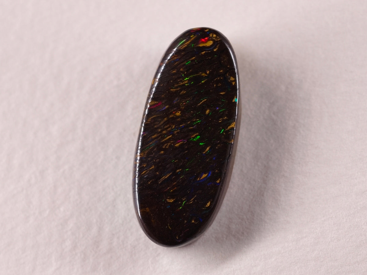 Opale boulder d’Australie — ovale — 25,7 ct