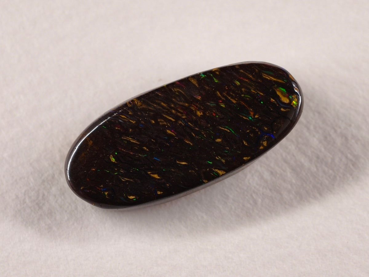 Opale boulder d’Australie — ovale — 25,7 ct