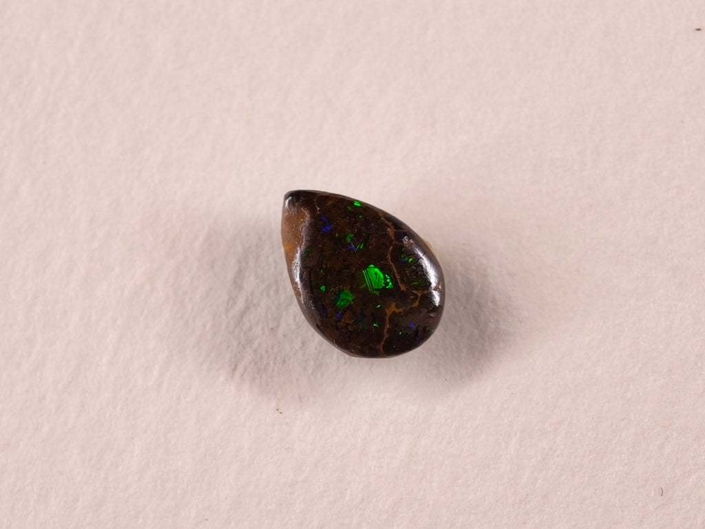 Opale boulder d’Australie — goutte — 1,9 ct