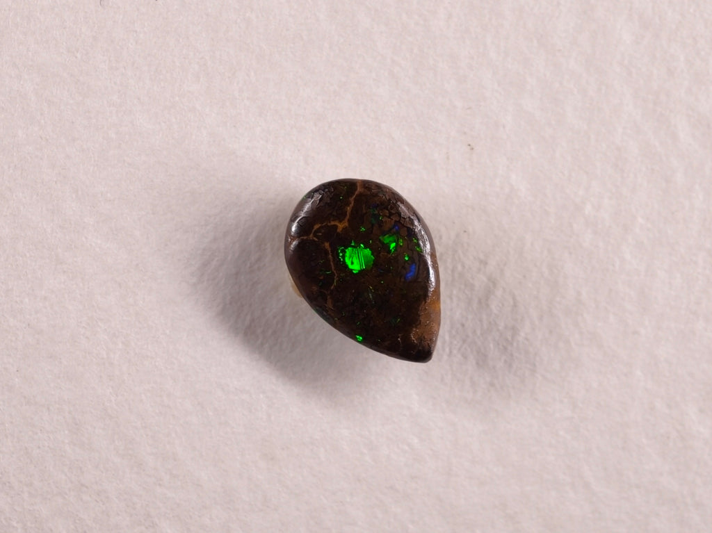 Opale boulder d’Australie — goutte — 1,9 ct
