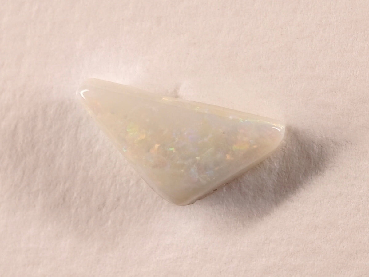 Opale d’Australie — triangle — 3,4 ct