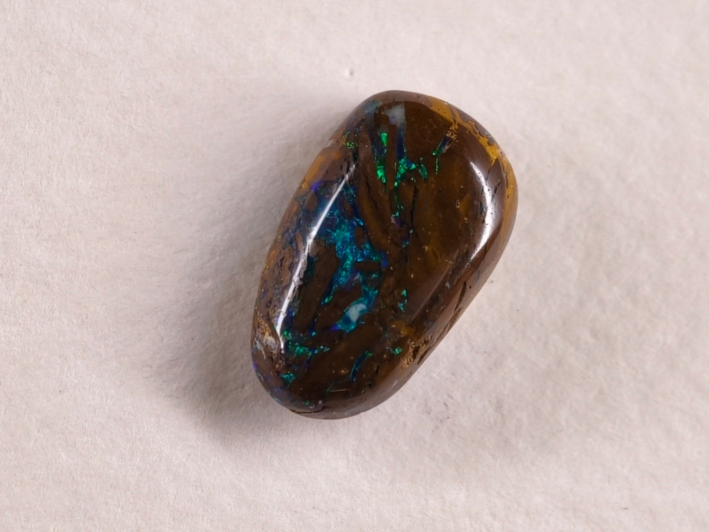 Opale boulder d’Australie — ovale — 4,4 ct