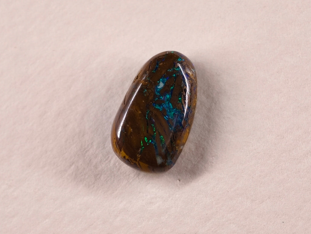 Opale boulder d’Australie — ovale — 4,4 ct