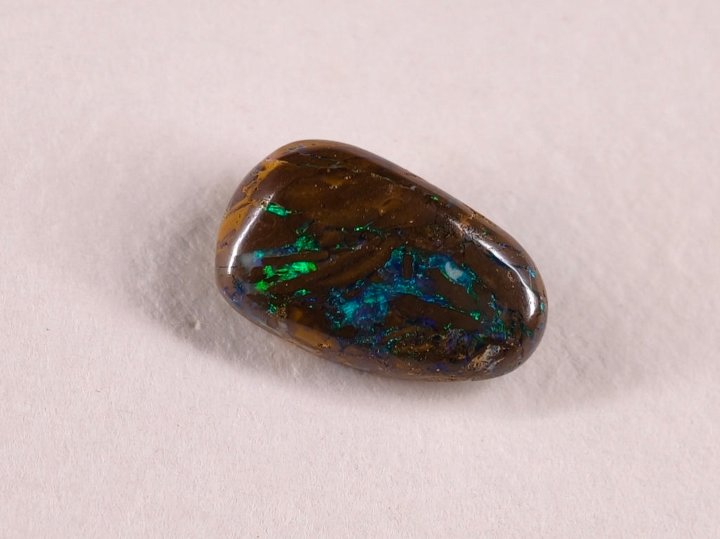 Opale boulder d’Australie — ovale — 4,4 ct