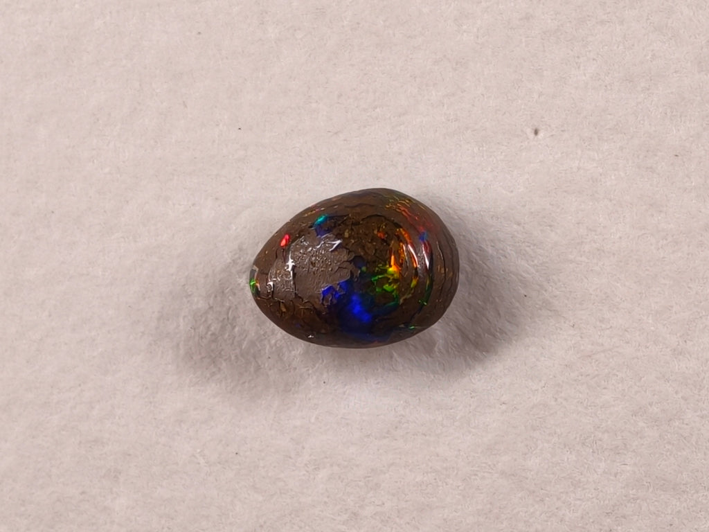 Opale boulder d’Australie — forme libre — 0,65 ct