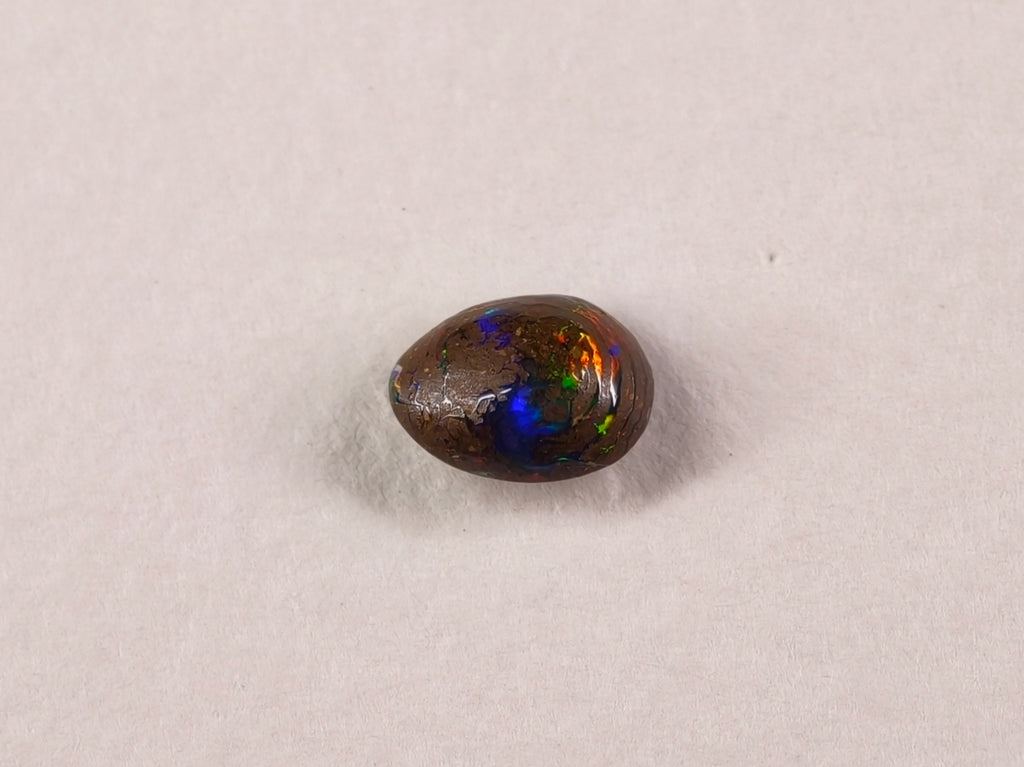 Opale boulder d’Australie — forme libre — 0,65 ct