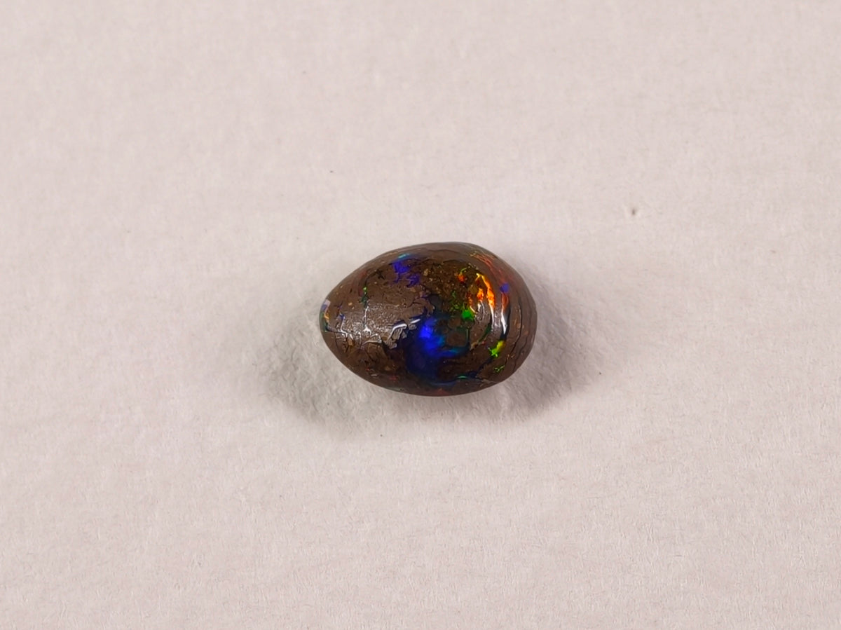 Opale boulder d’Australie — forme libre — 0,65 ct